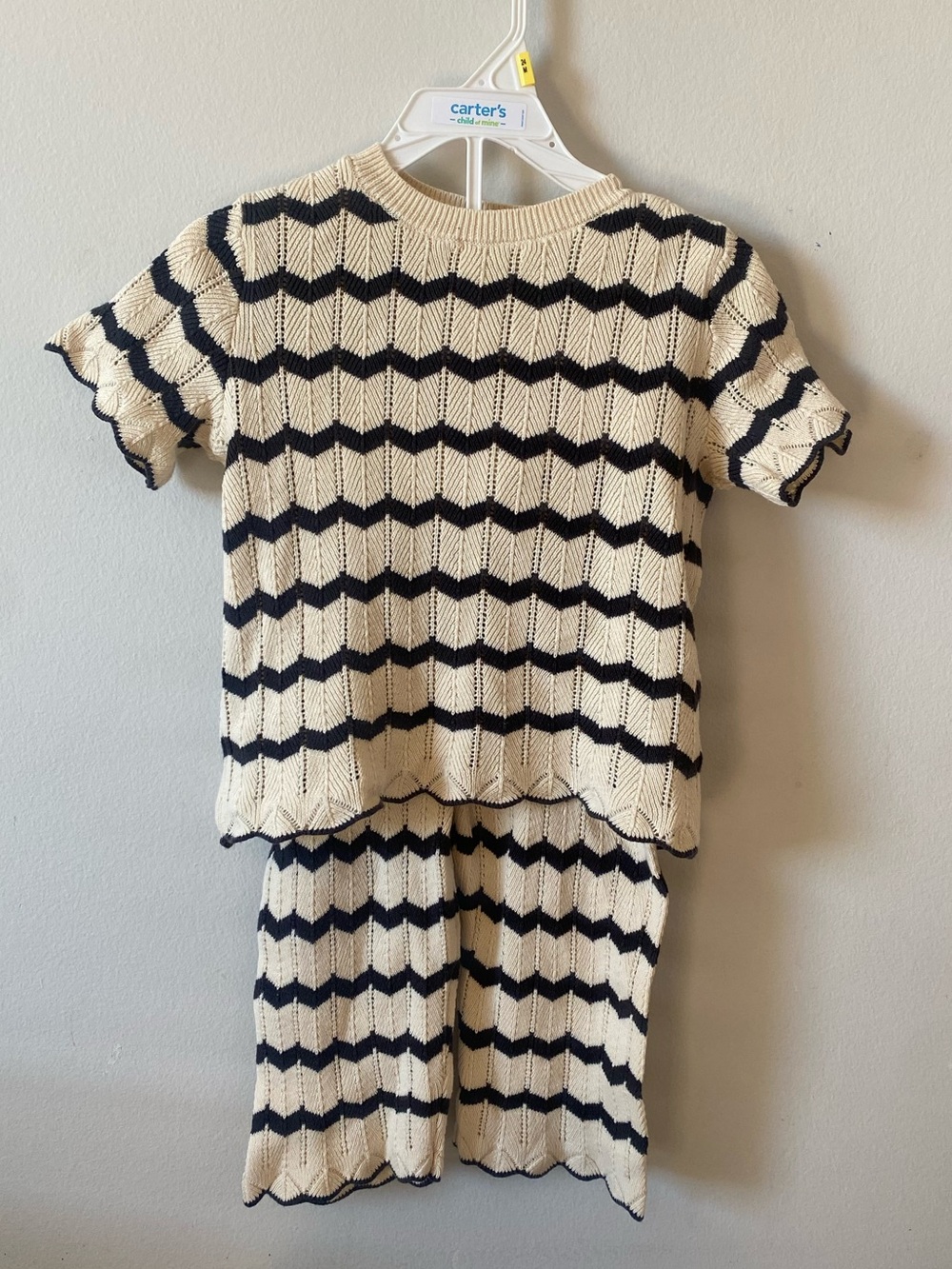 H&M Cream and Black Chevron Knit Set 18 Months